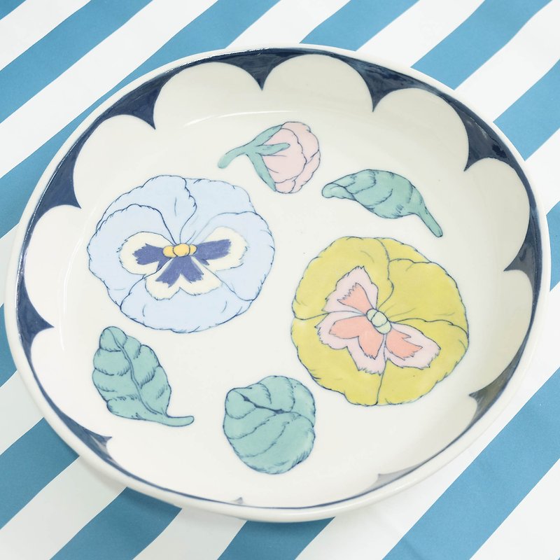 PANSY DISH - Small Plates & Saucers - Pottery Multicolor