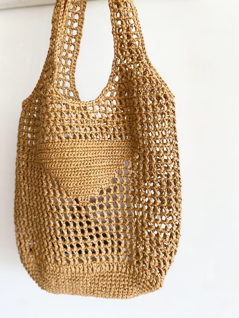 【好日手作】Handmade。手工日本紙線編織焦糖三角鏤空側背手拿包 - 手提包/手提袋 - 紙 咖啡色