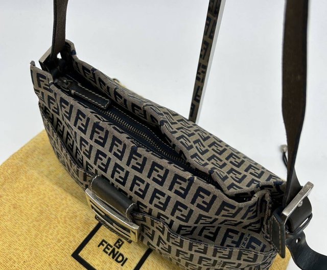 希少】FENDI フェンディ ショルダーバッグ レザー 斜めがけ 肩がけ-