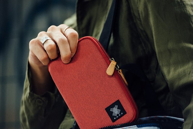 Red/Rust Urban Wallet / Pouch With Zipper - กระเป๋าสตางค์ - วัสดุอื่นๆ สีแดง