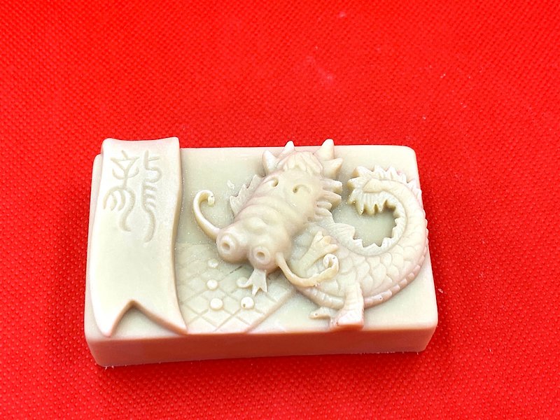 [Caroline Handmade Soap] Year of the Dragon Soap Single Soap with Wooden Leather Box - สบู่ - สารสกัดไม้ก๊อก 