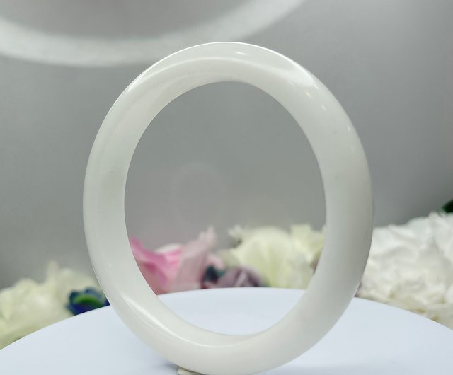 No.96 白翡翠ブレスレット フェアリーホワイト内径64MM リング