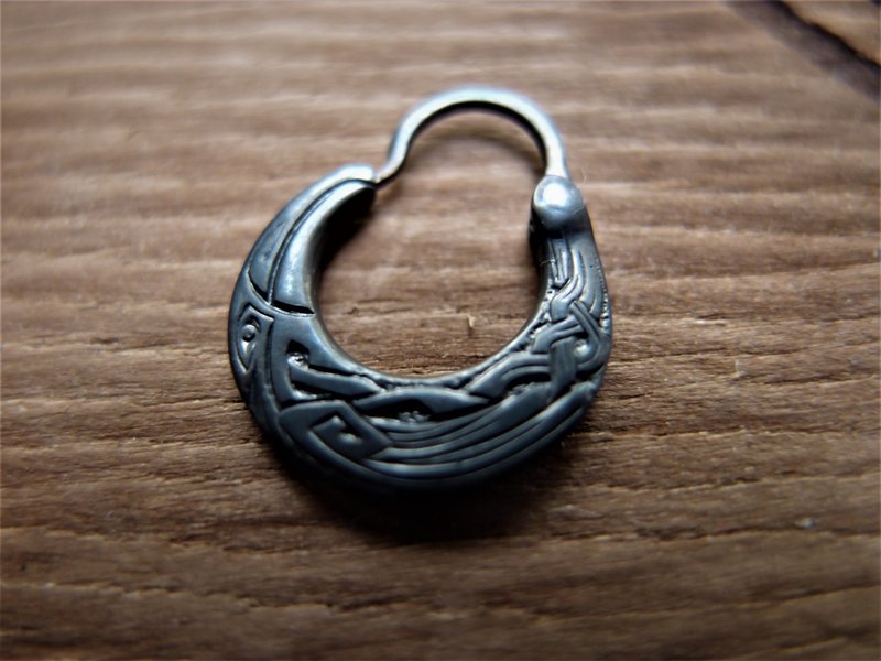 Odin Raven Black Sterling silver Single hoop earring - ต่างหู - เงินแท้ สีดำ