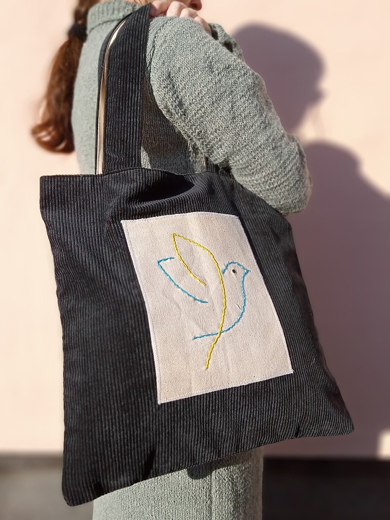 everyday exclusive shopping bag with hand embroidery - Handbags & Totes - Cotton & Hemp Brown