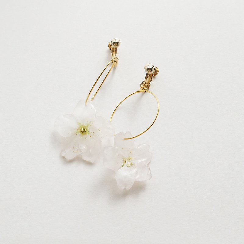 Cherry blossom hoop earrings - Earrings & Clip-ons - Resin Pink
