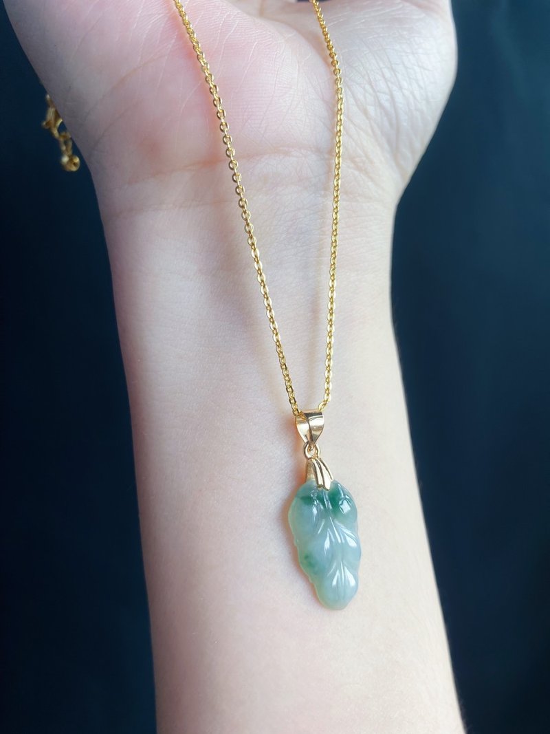[Sold] Burmese Jadeite-Icy Blue Flower Leaf Leaf Necklace Natural Stone Gift - สร้อยคอ - หยก สีเขียว