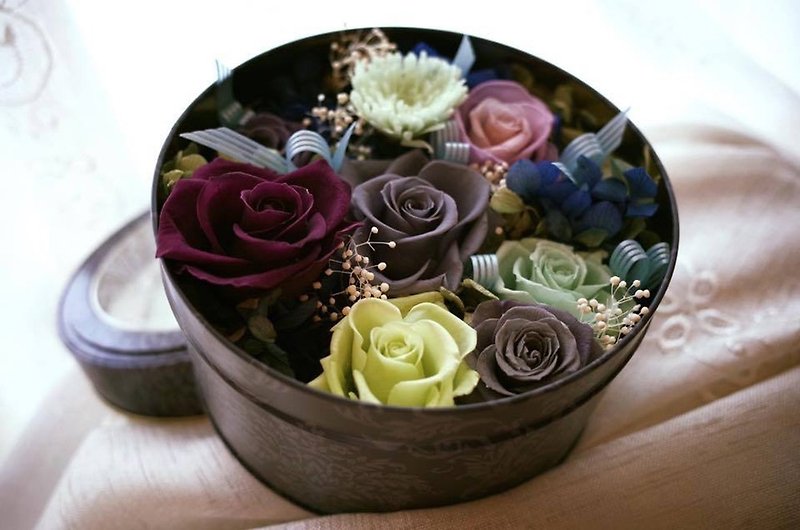 [Small round iron box flower ceremony] proposal / opening / birthday / gift / home / graduation / no withered flowers + dry flowers - Plants - Plants & Flowers Pink
