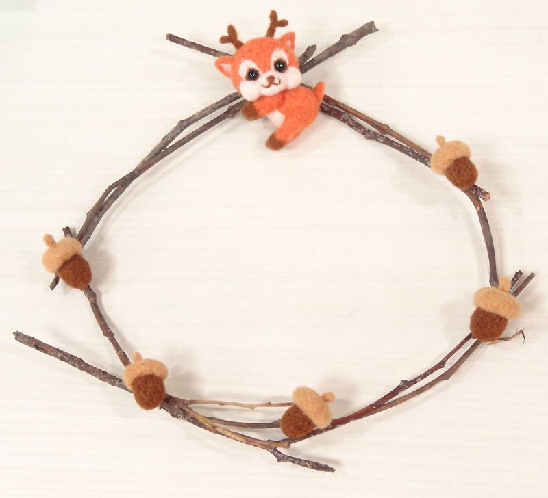 reindeer wreath- Wool felt  (key ring or Decoration) - Keychains - Wool Multicolor