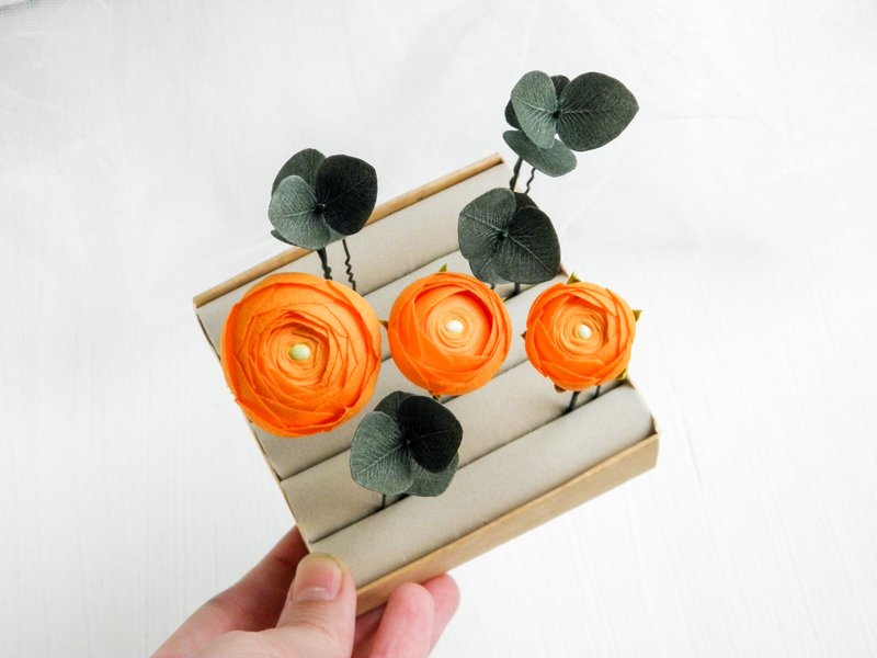 Orange floral hair pins Eucalyptus bridal hair piece Fall wedding hair clip - เครื่องประดับผม - พืช/ดอกไม้ สีส้ม