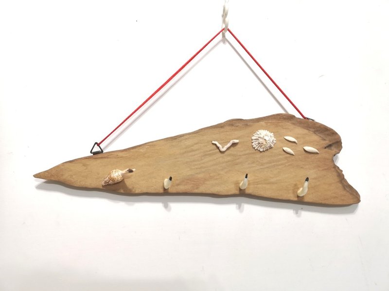 -牛樟木貝殼- 口罩掛架 鑰匙架 鑰匙吊架 鑰匙圈掛架 懸掛收納 - 居家收納/收納盒/儲物盒 - 木頭 咖啡色