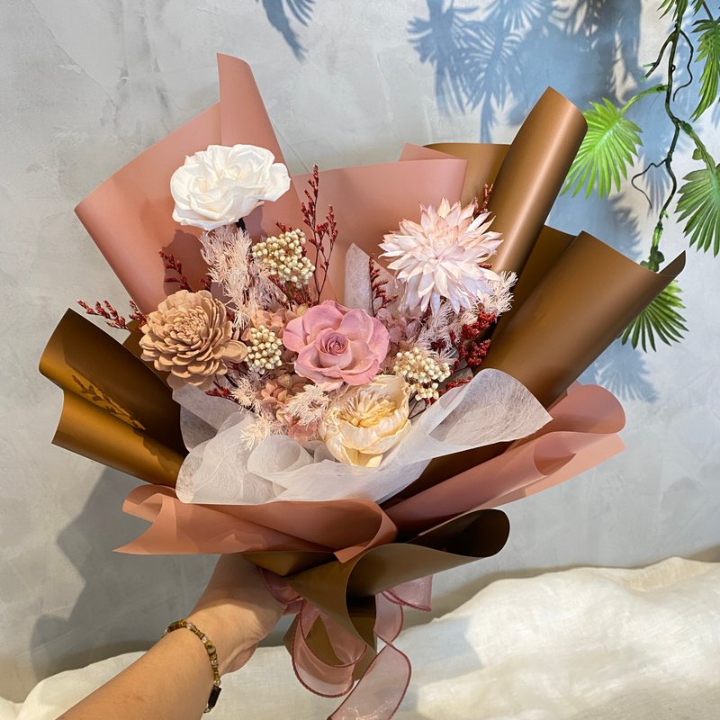 Everlasting Bouquet Chinese Valentine's Day Gradient Roses Limited Edition - Dried Flowers & Bouquets - Plants & Flowers Multicolor