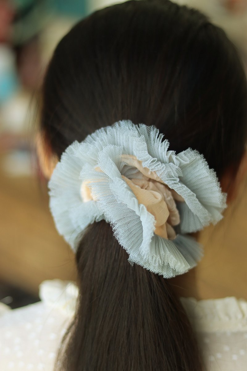 Retro embroidered large intestine hairband handmade hairband - ที่คาดผม - ผ้าฝ้าย/ผ้าลินิน 