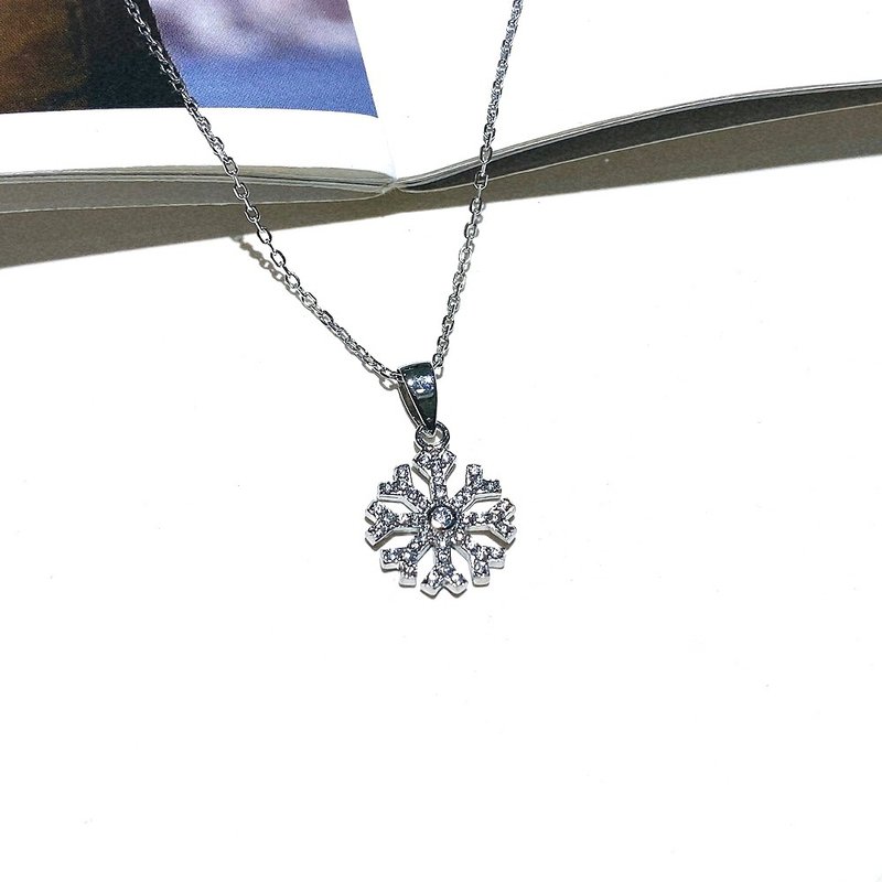 DoriAN 璀璨閃亮雪花鑲頂級鋯石純銀項鍊 附純銀保證卡 雪花項鍊 - 項鍊 - 純銀 銀色