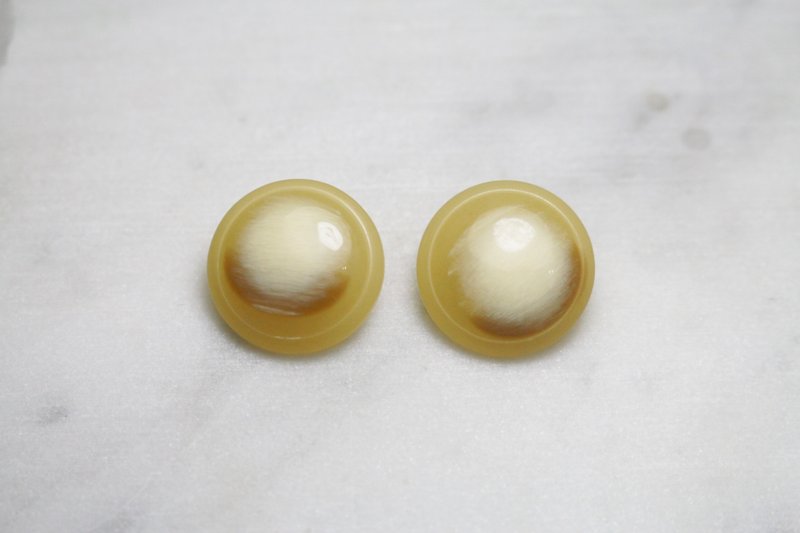 // VÉNUS 复古 vintage earrings dust // ve181 - Earrings & Clip-ons - Plastic Khaki