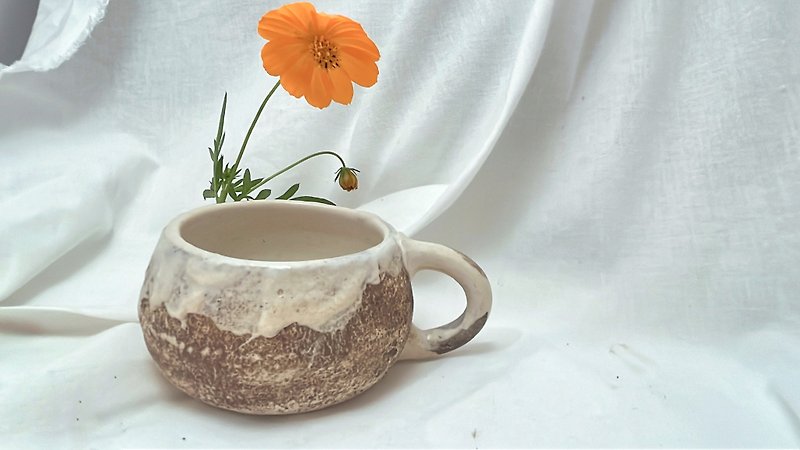 【Good Heart】Warming Cocoa Milk Coffee Cup - Cups - Pottery White