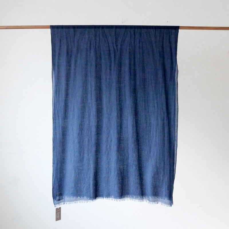 Cashmere fine hair light stole / indigo dyeing - ผ้าพันคอถัก - ขนแกะ 