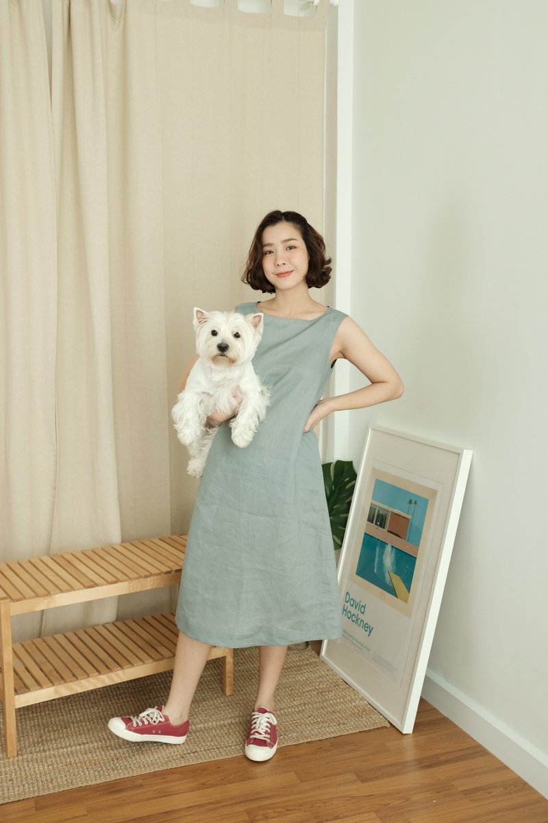 WHITEOAKFACTORY Yumi oversized linen dress - Silver blue - ชุดเดรส - ผ้าฝ้าย/ผ้าลินิน สีน้ำเงิน