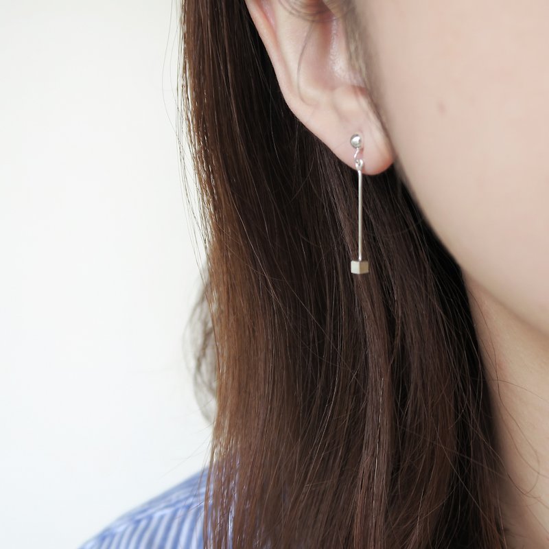 925 Sterling Silver Raindrops - A Pair Of Geometric Round, Square, Corner Earrings Or Clip-On - ต่างหู - เงินแท้ สีเงิน