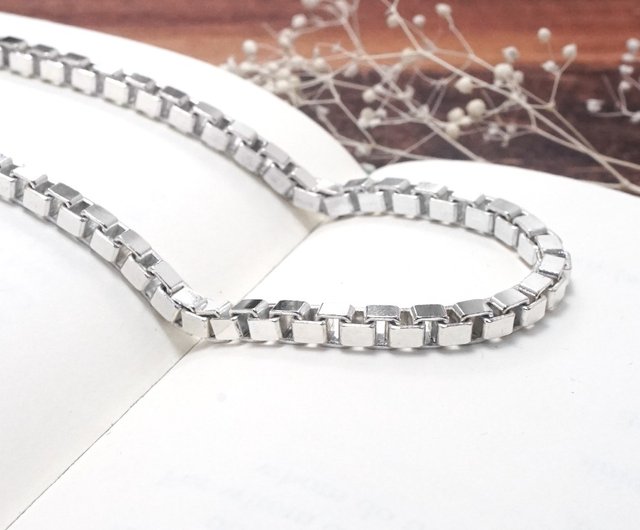 スターリングシルバー 1.3mm ボックスチェーンネックレス ソリッド イタリア製 ニッケル不使用 16~36インチ スターリングシルバー 1.3mm ボックスチェーンネックレス ソリッド