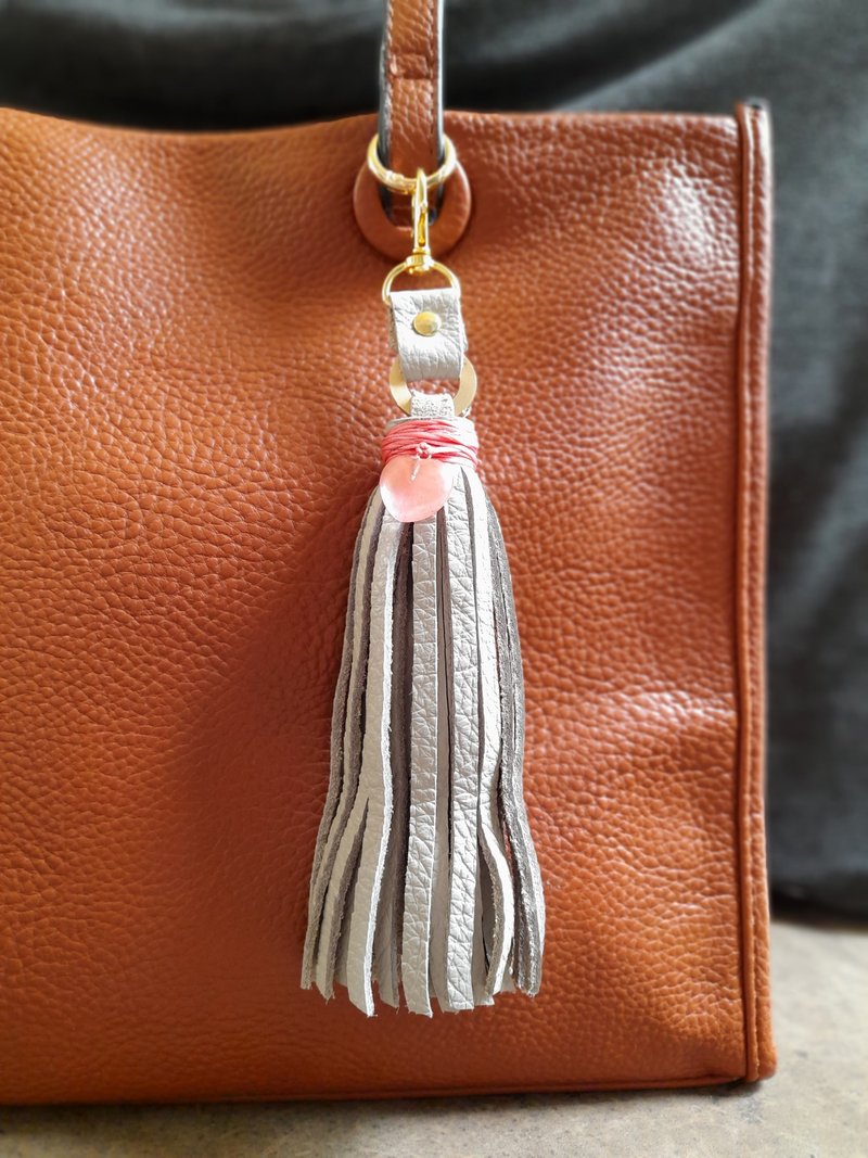 Gray Leather Tassel Bag Charm with Rose Quartz Heart Pendant - 吊飾 - 真皮 粉紅色