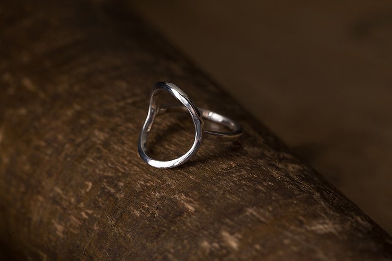 Circular 迴圈 純銀戒指 925 Silver Ring - 戒指 - 其他金屬 銀色