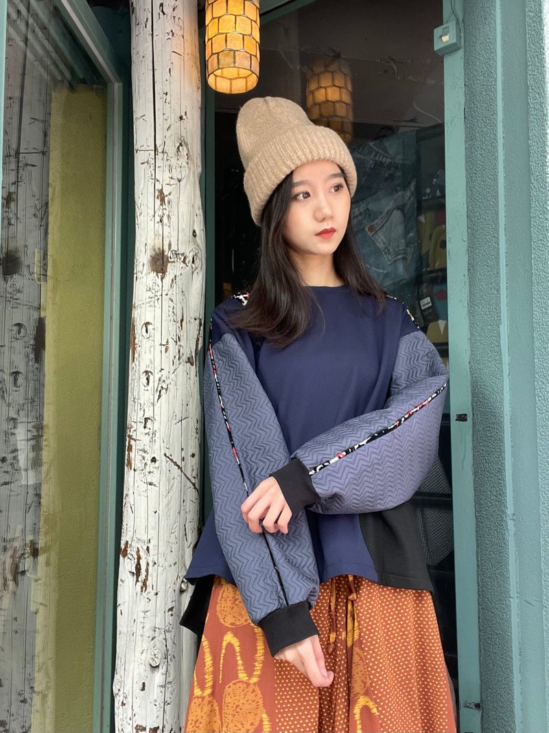 藍黑 - 肩袖彩條雙色上衣 #U1062 - 女上衣/長袖上衣 - 棉．麻 藍色