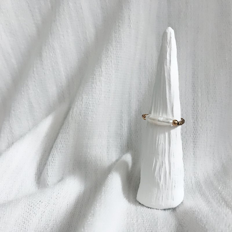 Sin L'IMMORTEL imperfect Bronze shaped pearl ring / vr024 - แหวนทั่วไป - ไข่มุก ขาว