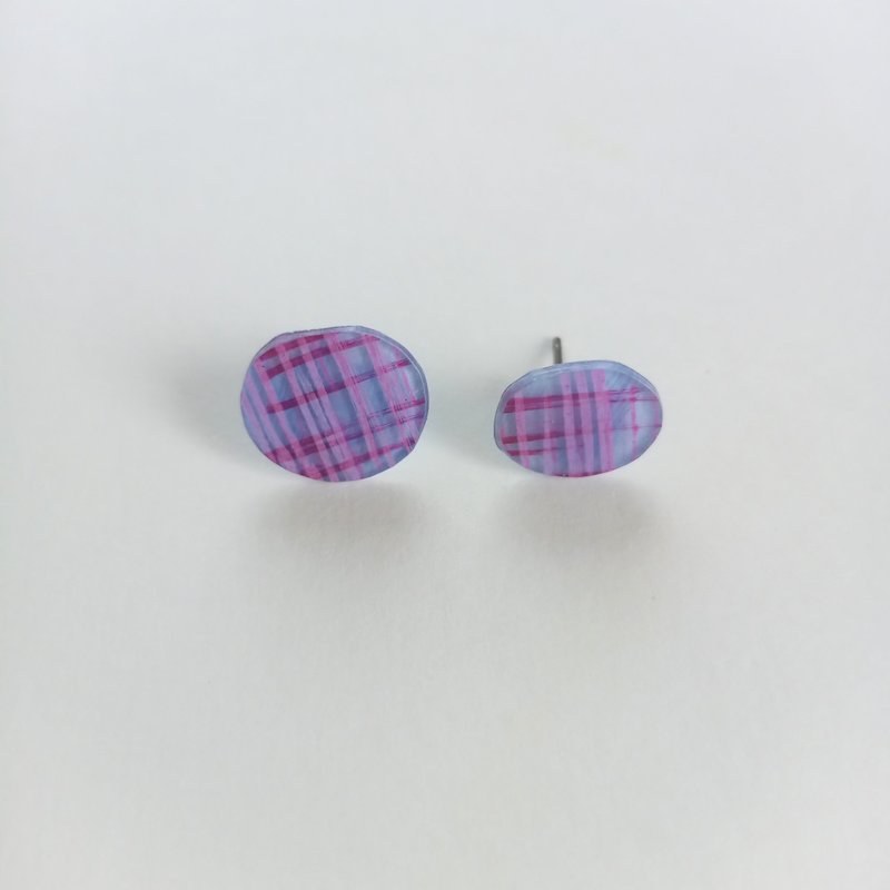 Kakera Titanium Stud Earrings Moyo - ต่างหู - พลาสติก สึชมพู