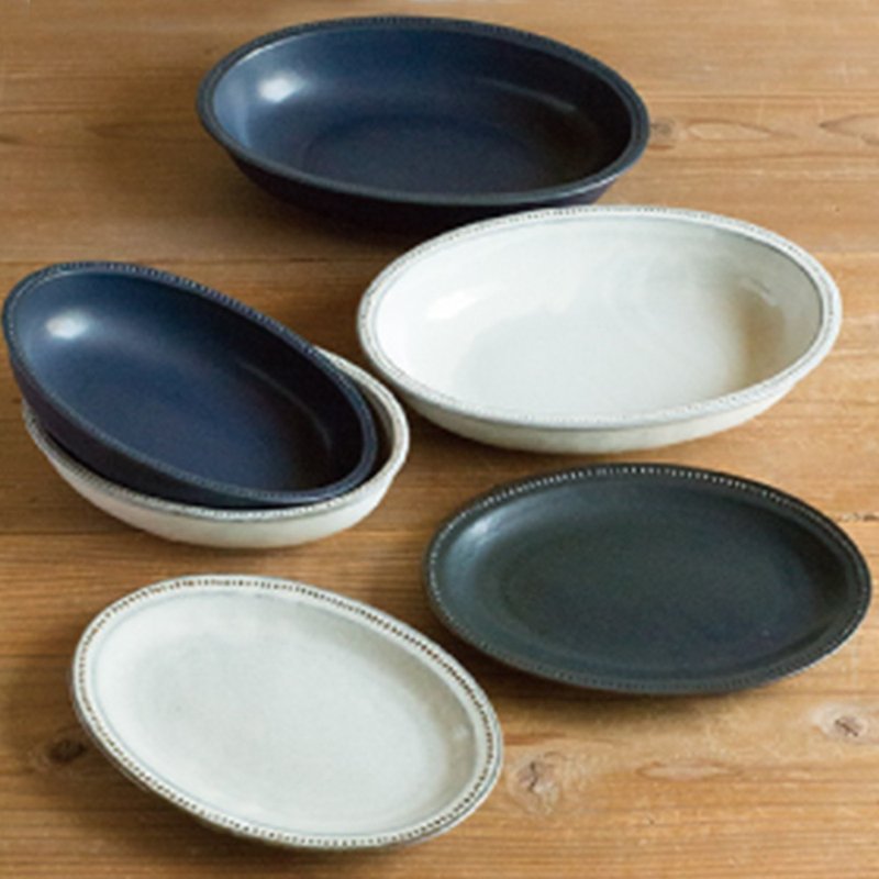トキキトニヤオーバルプレート（3サイズ） - 皿・プレート - 陶器 グレー