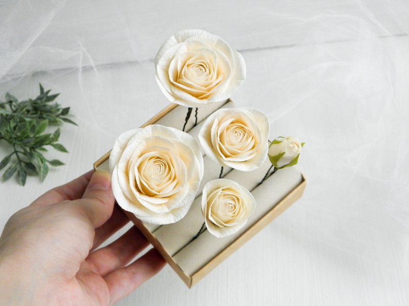 Cream roses hair pins Flowers wedding hair piece Bridal floral headpiece - 髮圈/髮夾 - 植物．花 金色