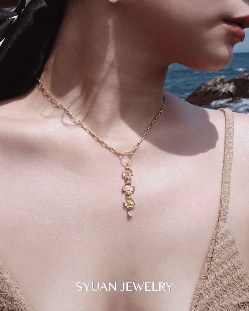 SYUAN JEWELRY | Fortuna — 18K plated hand-chain four-leaf Stone necklace - สร้อยคอ - โลหะ 