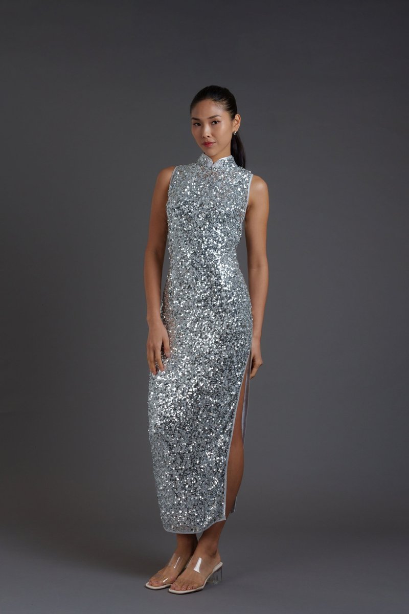 Sleeveless Disco Silver Sequins Qipao| Cocktail Dress | Evening Dress - กี่เพ้า - เส้นใยสังเคราะห์ สีเงิน