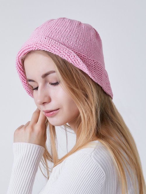 MacAlice Cotton bucket hat. Light pink color