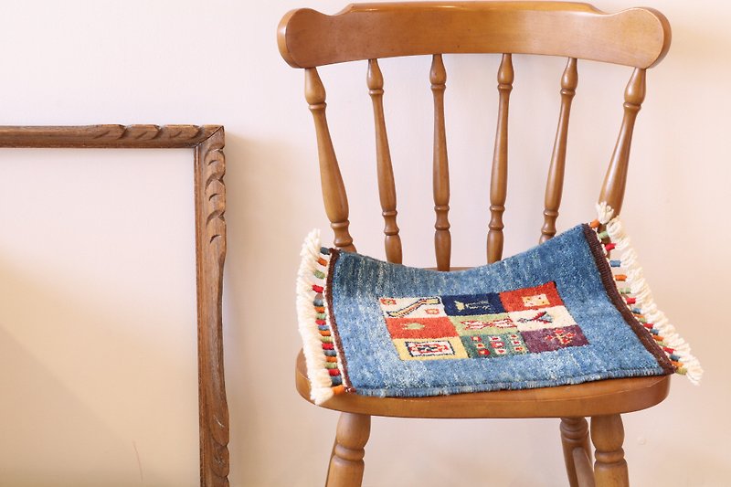 Popular blue hand-woven carpet cushion size hannd wool plant dyeing Turkish kilim - ผ้าห่ม - วัสดุอื่นๆ สีน้ำเงิน