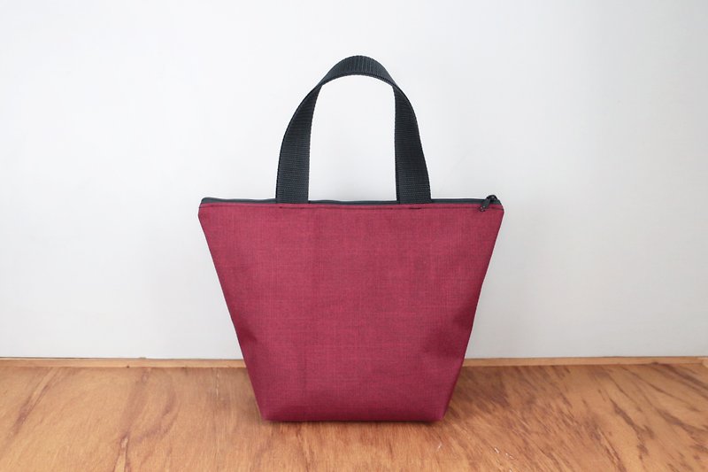 [Solid Red] Handbag / waterproof thermal insulation cold ykk zipper anti-splashing lunch bag environmental protection bag - กระเป๋าถือ - วัสดุกันนำ้ สีแดง