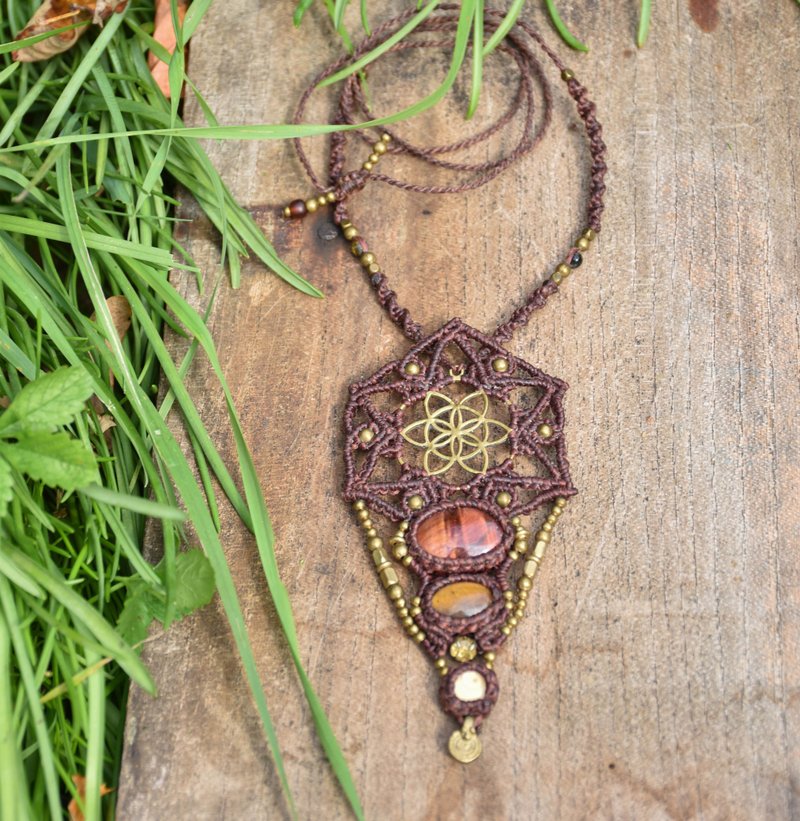 Brown macrame mandala necklace, festival necklace, long tiger eye jewelry - 項鍊 - 寶石 咖啡色