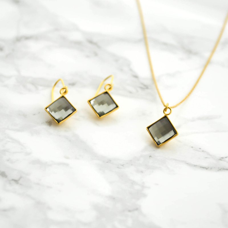 necklace earrings set/Swarovski(BlackDiamond ) Set/施华洛世奇 飾品 金 - 項鍊 - 其他金屬 金色