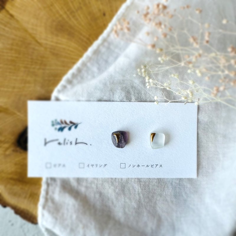 Purple White Beautiful Transparency Fluorite Kintsugi Earrings Non-pierced Earrings Small Natural Stone Simple Office Purple Gold White Gift - ต่างหู - หิน สีม่วง