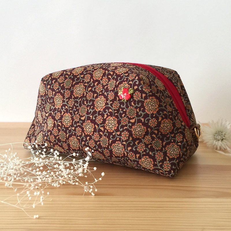 Pouch with Japanese Traditional Pattern, Kimono (Large) - arabesque - Toiletry Bags & Pouches - Other Materials Brown