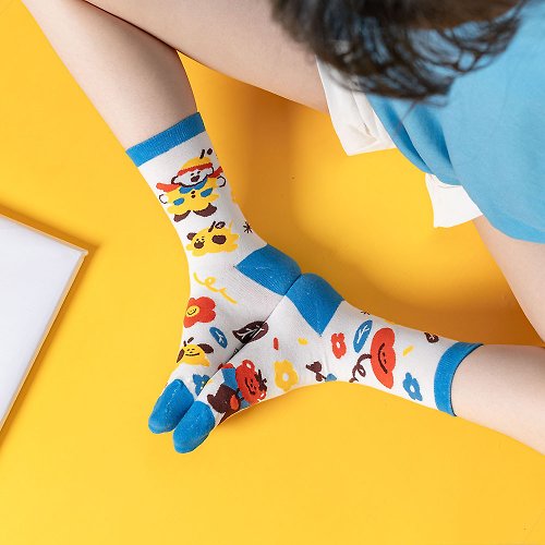 HUAER Design Socks 【椪柑與果狗】草棉谷聯名滿版中筒襪 / Z0024