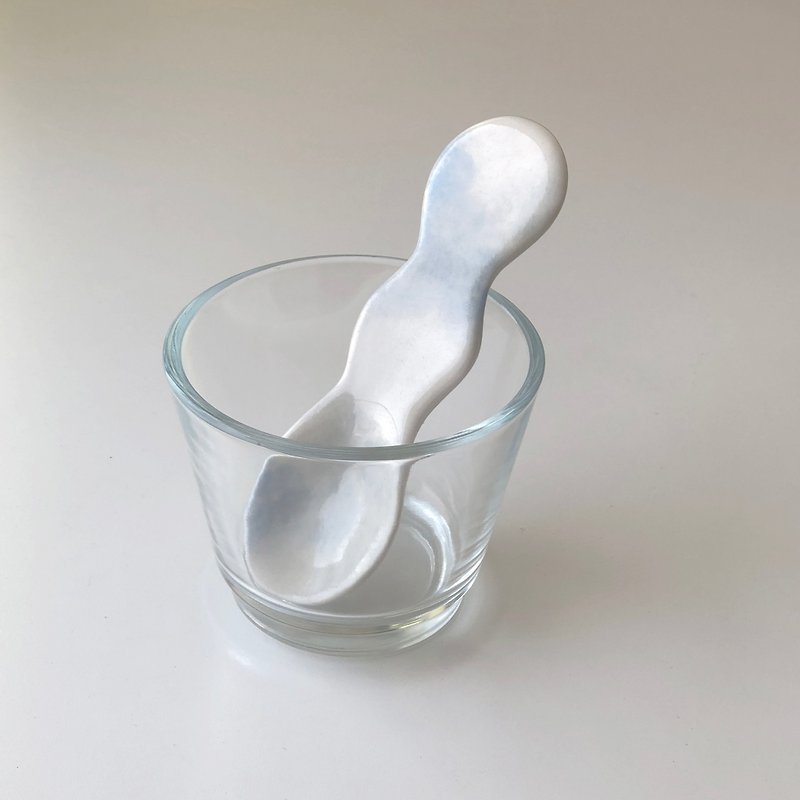 Tarn | Sparkling blue tea spoon - Cutlery & Flatware - Porcelain White