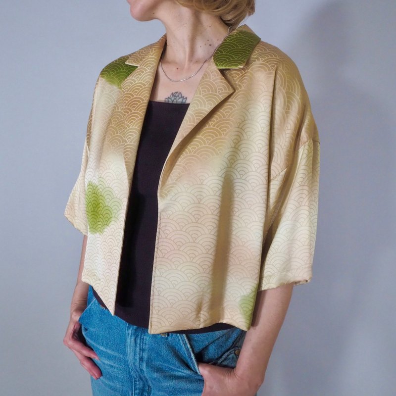 【日本製】Kimono crop top champagne gold, auspicious pattern, lady gift - Women's Shirts - Silk Gold