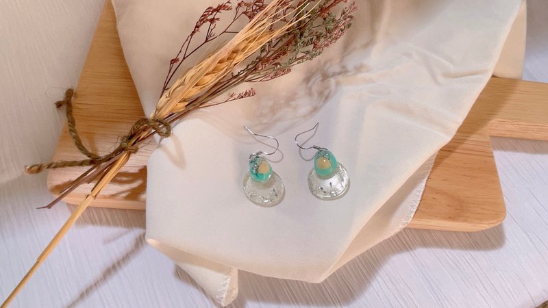 UV滴膠小清新耳針 - 耳環/耳夾/耳骨夾 - 其他材質 