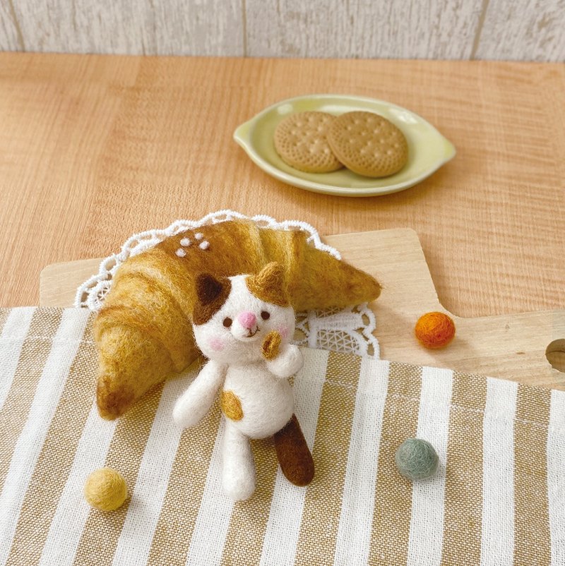 Staying in Dessert の Wool Felt Q Cute Small Animal-Naughty Cat Horn Horns Smiling Horns - เย็บปัก/ถักทอ/ใยขนแกะ - ขนแกะ 