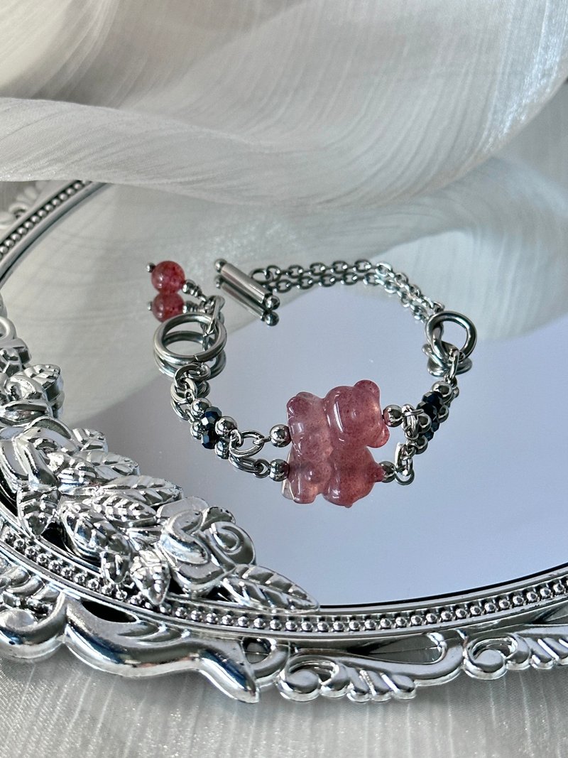 Strawberry Bear Heart Twist Design Crystal Bracelet - Medical Steel/Strawberry Crystal Bear/Black Stone - Bracelets - Crystal Red