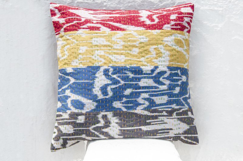 Embroidered Hugging Pillowcase Pure Cotton Hugging Pillowcase Ethnic Style Hugging Pillowcase-Bohemia Stitching Geometric Rainbow Color Block - หมอน - ผ้าฝ้าย/ผ้าลินิน หลากหลายสี
