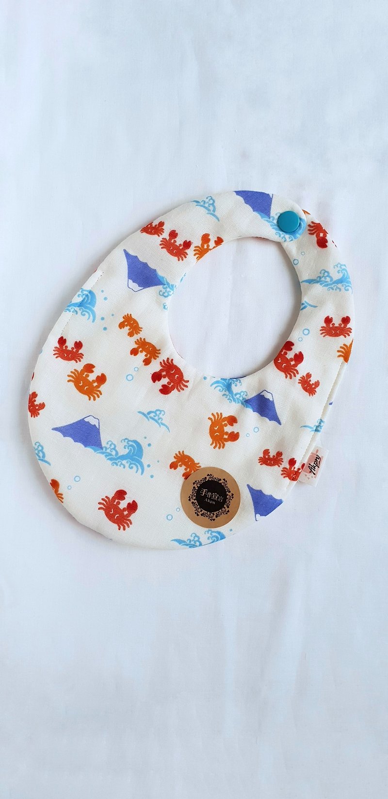 Crab Mount Fuji-Beige-Eight Layer Yarn 100%cotton Double-sided Egg-shaped Bib. Saliva Towel - Bibs - Cotton & Hemp White