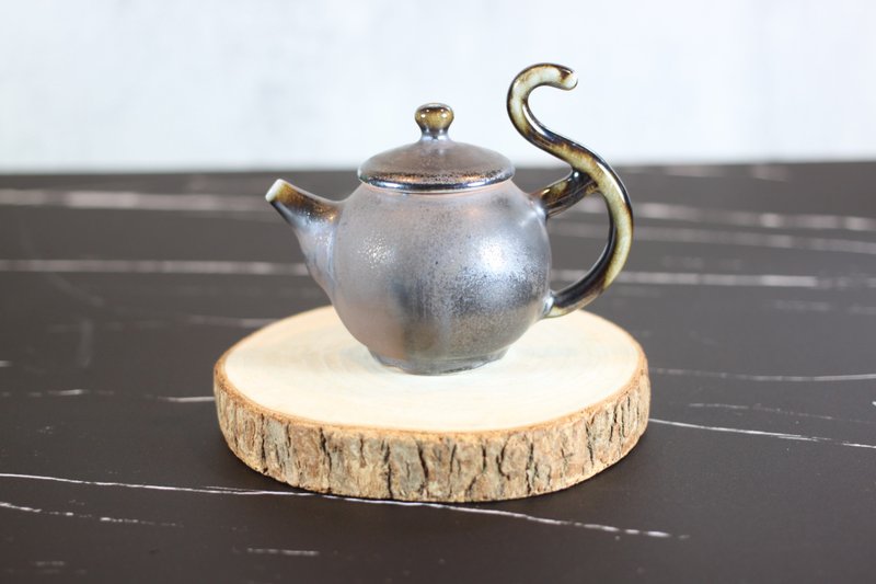 【送禮好物】原礦土塗層 柴燒飛天茶壺 名家葉敏祥手作 - 茶壺/茶杯/茶具 - 陶 