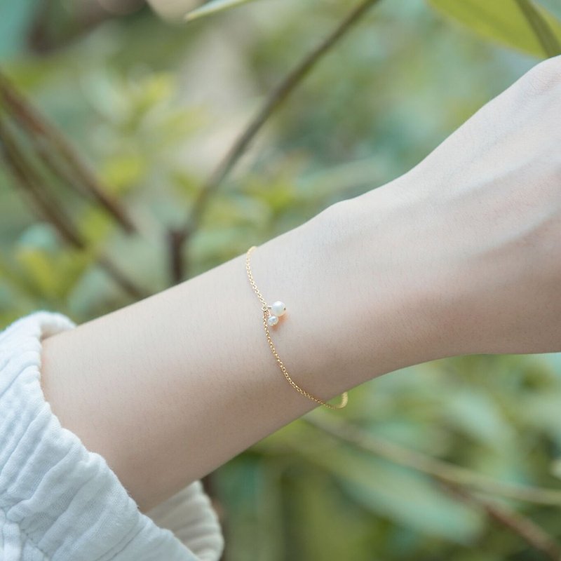 Pearl small fruit gold bracelet - small pearl - สร้อยข้อมือ - เครื่องเพชรพลอย สีทอง