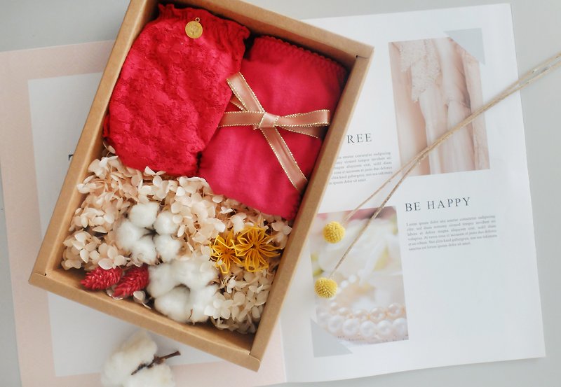 [Gift box inside Lucky Hua Yang, exchange of gifts] Bright red / dazzling, made in Taiwan - Women's Underwear - Cotton & Hemp Red